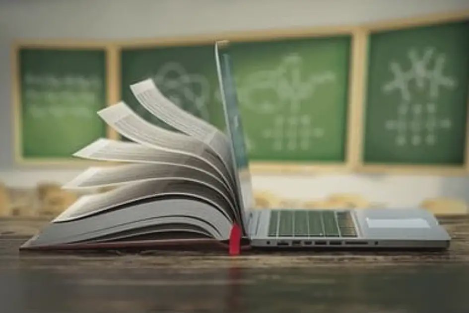 مدارس دبي تختبر برامج تحفيزية لتعزيز عادة القراءة لدى الطلاب