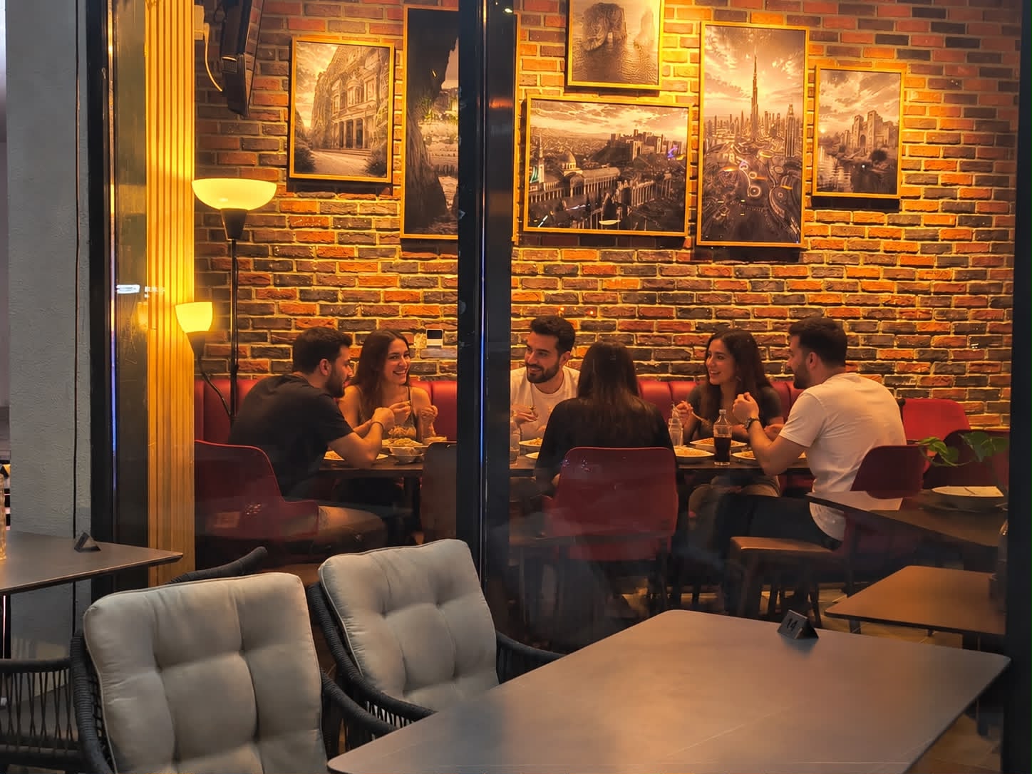 كافتيريا باتوق | دبي - RestaurantPersian